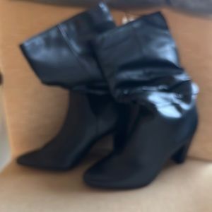 New! Black Leather Slouchy Boot